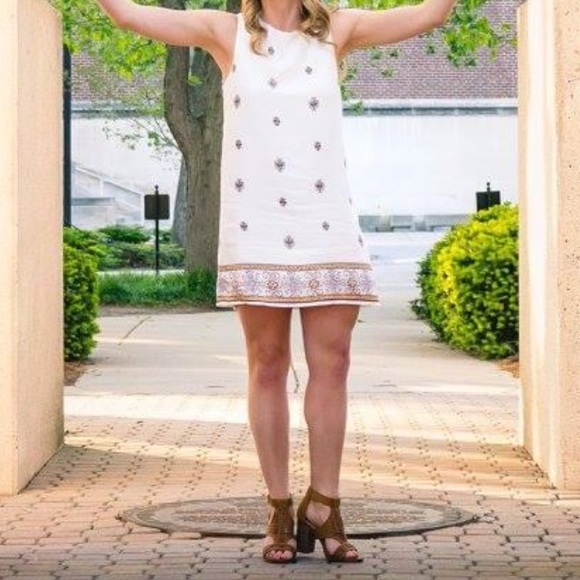 White & Gold Pattern Dress - Picture 10 of 10